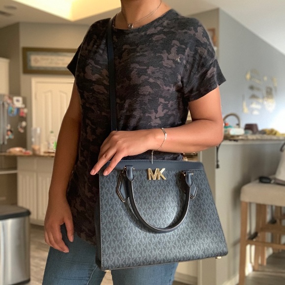 New🦋 Mk large MOTT satchel & wallet navy - Picture 13 of 16